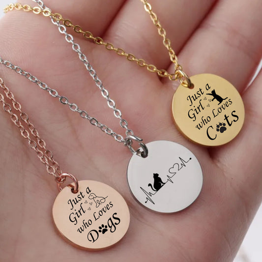 Necklace with round pendant (Copia)