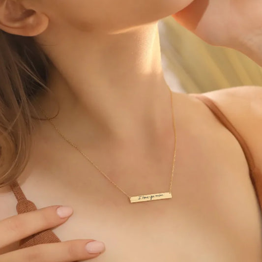 Bar necklace engraved with handwritten calligraphy