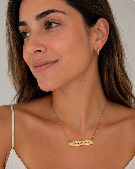 Bar necklace engraved with handwritten calligraphy