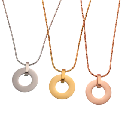 Personalized Circle Pendant Necklace – Engraved Minimalist Gold Disc Necklace for Women
